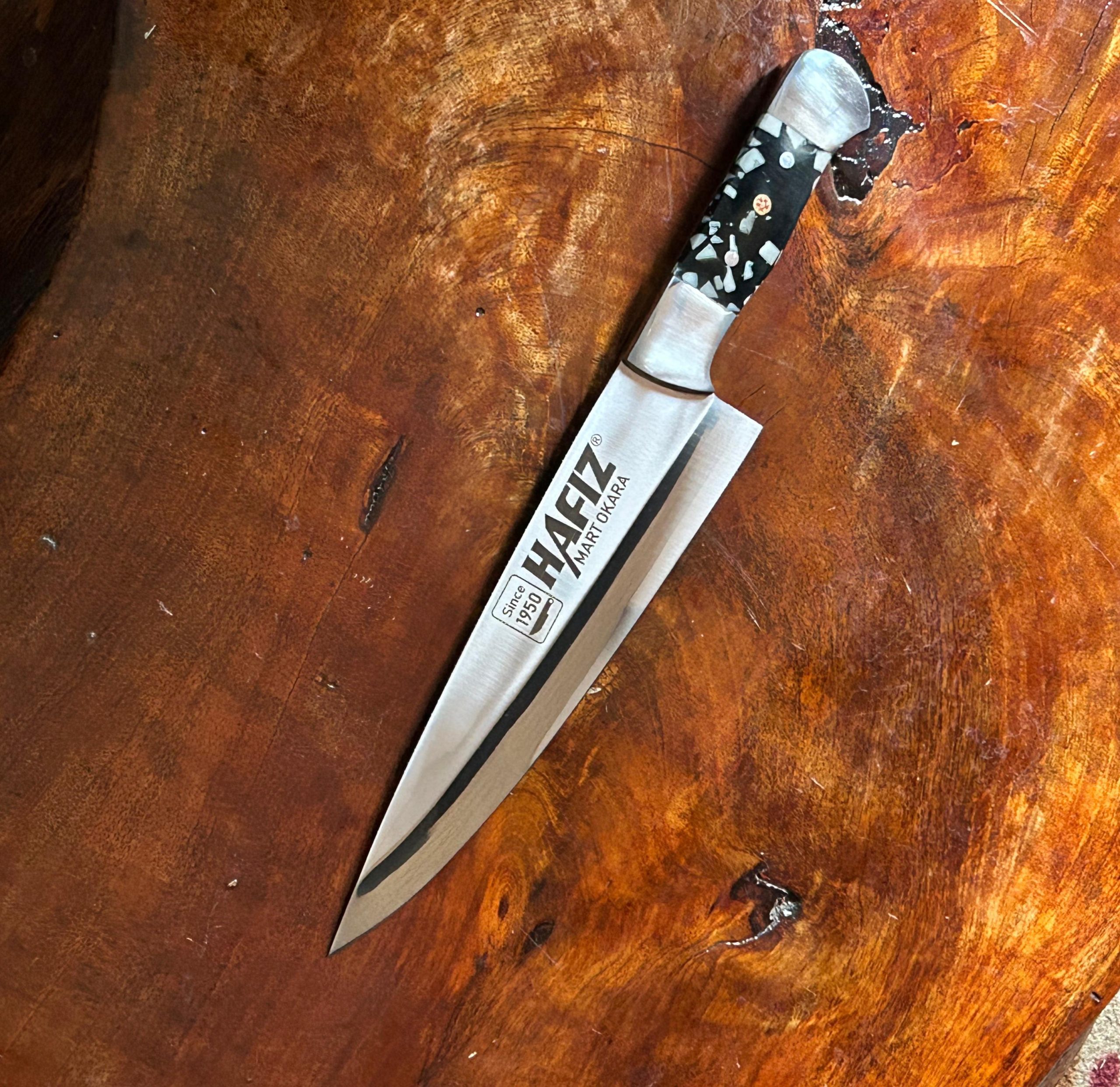 Experience professional-grade performance with our premium knives—crafted from high-carbon stainless steel for unmatched sharpness and long-lasting durability. Designed for chefs and home cooks alike, our knives offer perfect balance, ergonomic comfort, and effortless precision with every cut. Every knife is a blend of traditional craftsmanship and modern technology—made to stay sharp, resist corrosion, and elevate your kitchen experience. From chopping vegetables to carving meat, our knives provide the control and accuracy you need to cook with confidence. Built to handle everyday use with professional results, these knives are more than tools—they’re kitchen essentials
